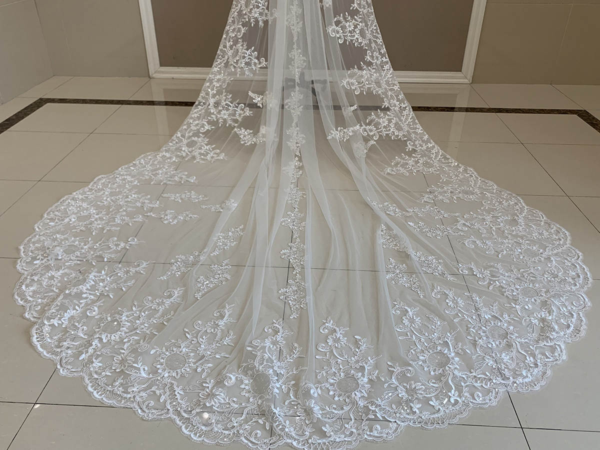 Brillant Bridal Veils Luxurious White Ivory Cathedral Long Voile Mariage Lace Wedding Veil Tulle With Comb Bride Accessories Two Layers Cathedral Leng