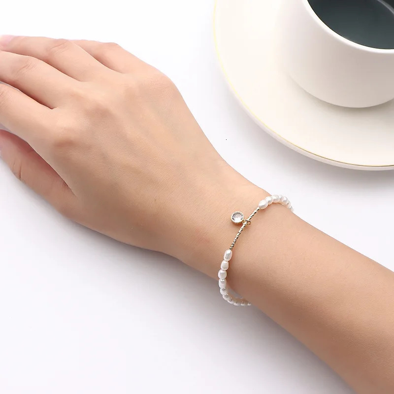 Natural freshwater pearl bracelet charming round zircon pendant Baroque pearl bracelet suitable for elegant jewelry for girls and friends 250102