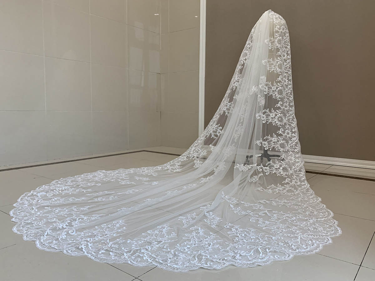 Brillant Bridal Veils Luxurious White Ivory Cathedral Long Voile Mariage Lace Wedding Veil Tulle With Comb Bride Accessories Two Layers Cathedral Leng