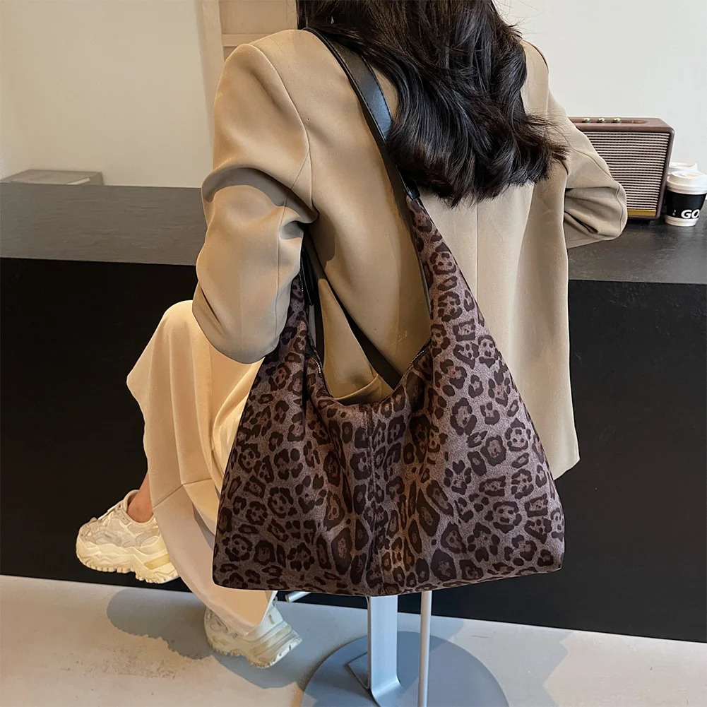 Women Leopard Shoulder Bag Large Capacity Suede Cheetah Printed Tote Handbag Vintage Shoulder Bag Female Commute Bag 250103