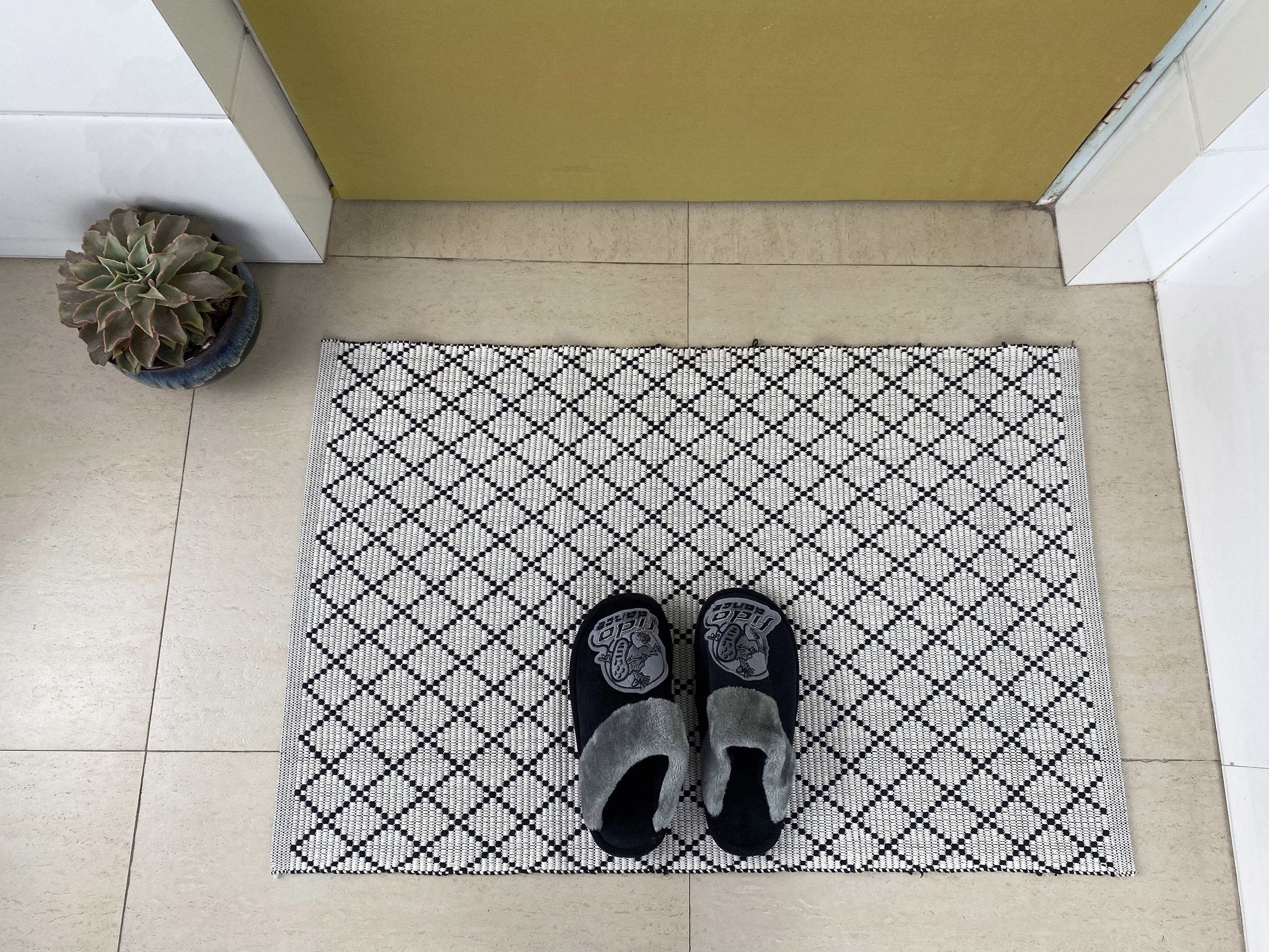 Tailored Designer Cotton Carpets | Premium Handcrafted Textiles for Elegant Interiors