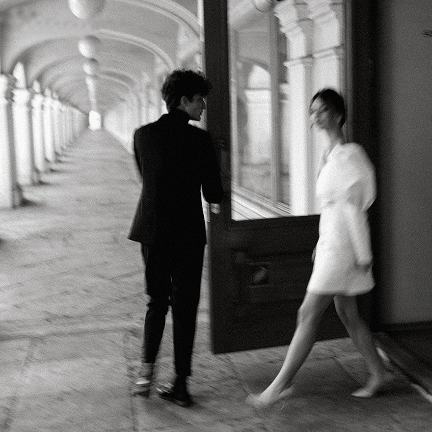 DREAM Customized Long Bubble Sleeves Satin Micro Wedding Dress Simple Square Neck Above Knee Mini Length Retro Bridal Gowns 2025