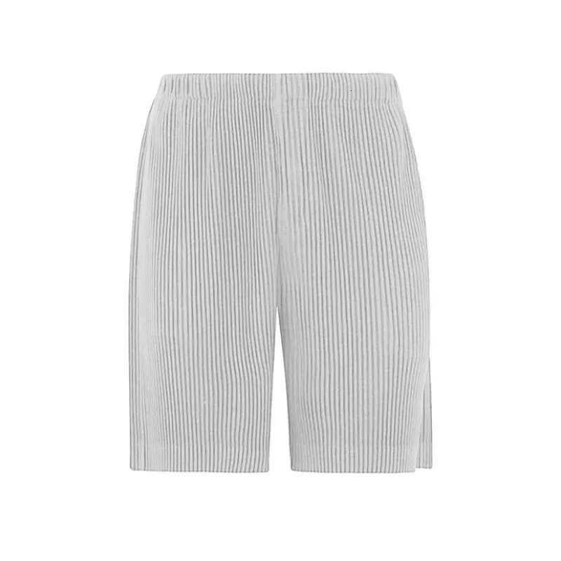 Summer Shorts Men Oversized Fashion Casual Pleated Shorts Men Japanese Streetwear Loose Ice Silk Shorts Mens Beach Shorts M-2XL 241224