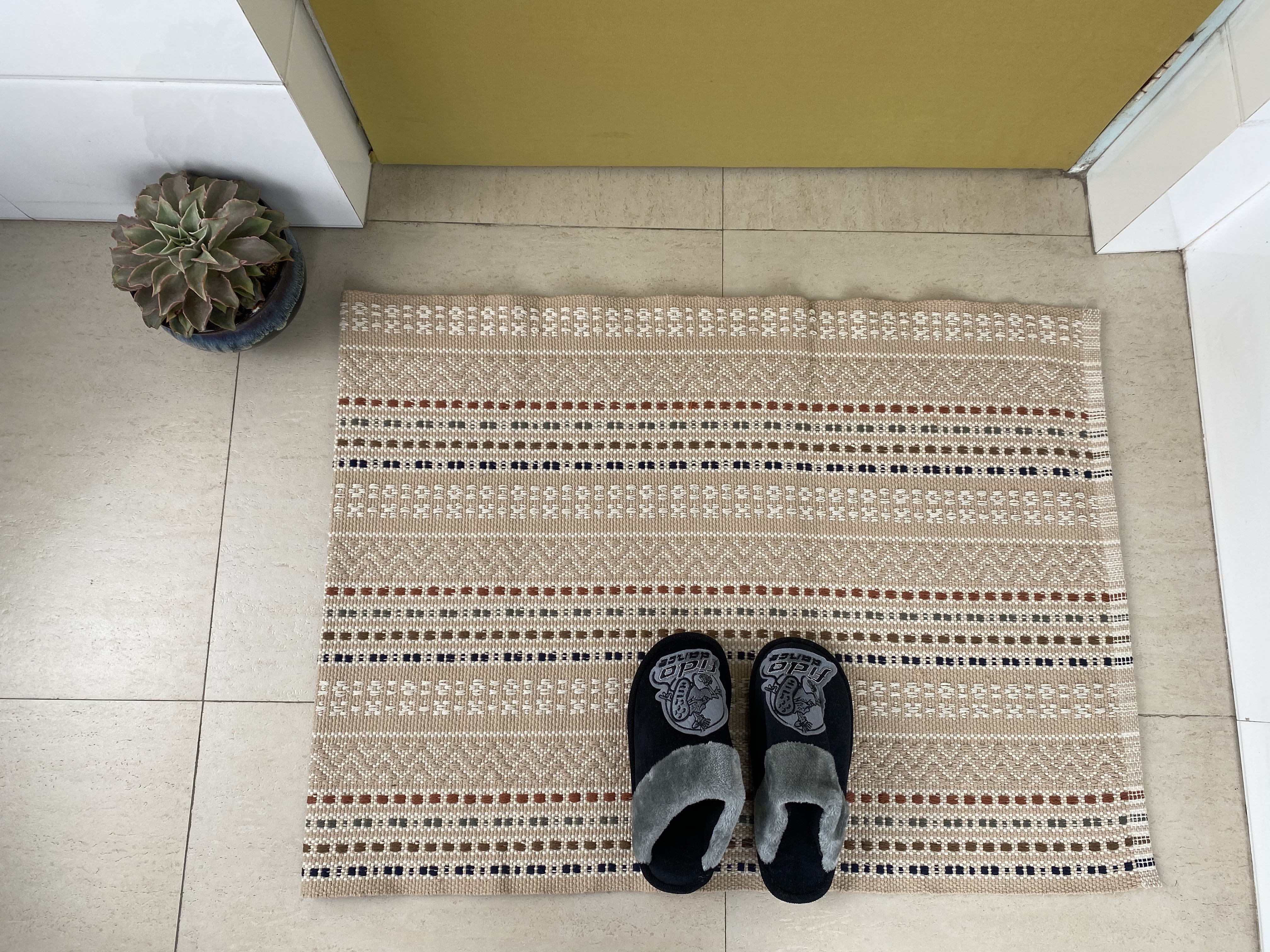 Elegant Cotton Carpet - Premium Quality Handwoven Floor Decor for Home Interiors