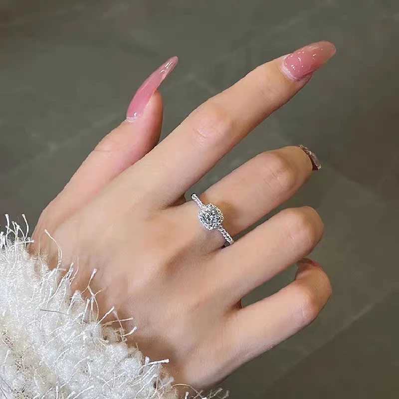 Luxury Clear CZ Heart Finger Ring for Women Wholesale 925 Sterling Silver Wedding Engagement Statement Fashion Fine JewelryXJ250514