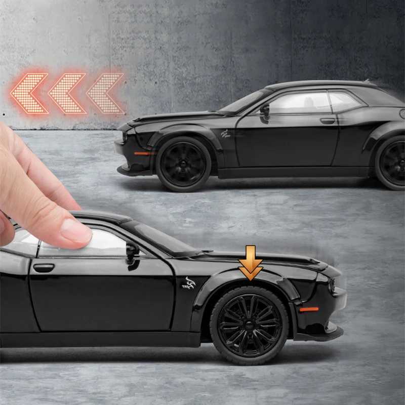 Diecast Model Cars 1 24 Dodge Challenger SRT Hellcat Alloy Muscle Car Model Diecasts Metal Sports Car Model Sound Light Childrens Toy Gift CL250104