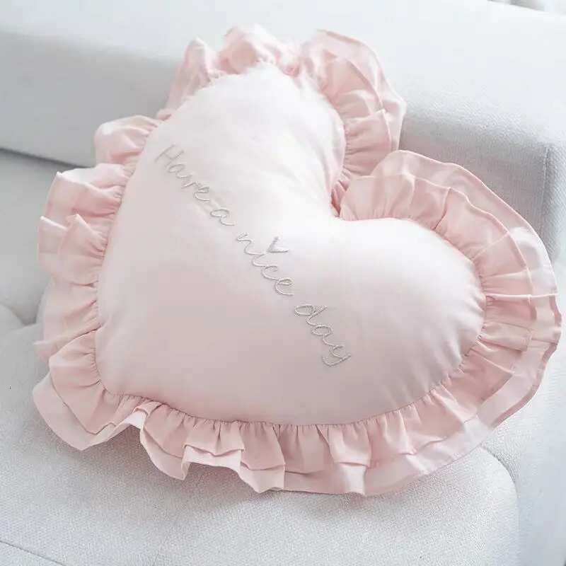 Lovely Nordic Pink Heart Cushion Pillow Baby Girl Room Decoration Cotton Covered Ruffle Pillow Kids Room Baby Shower Gifts 250103