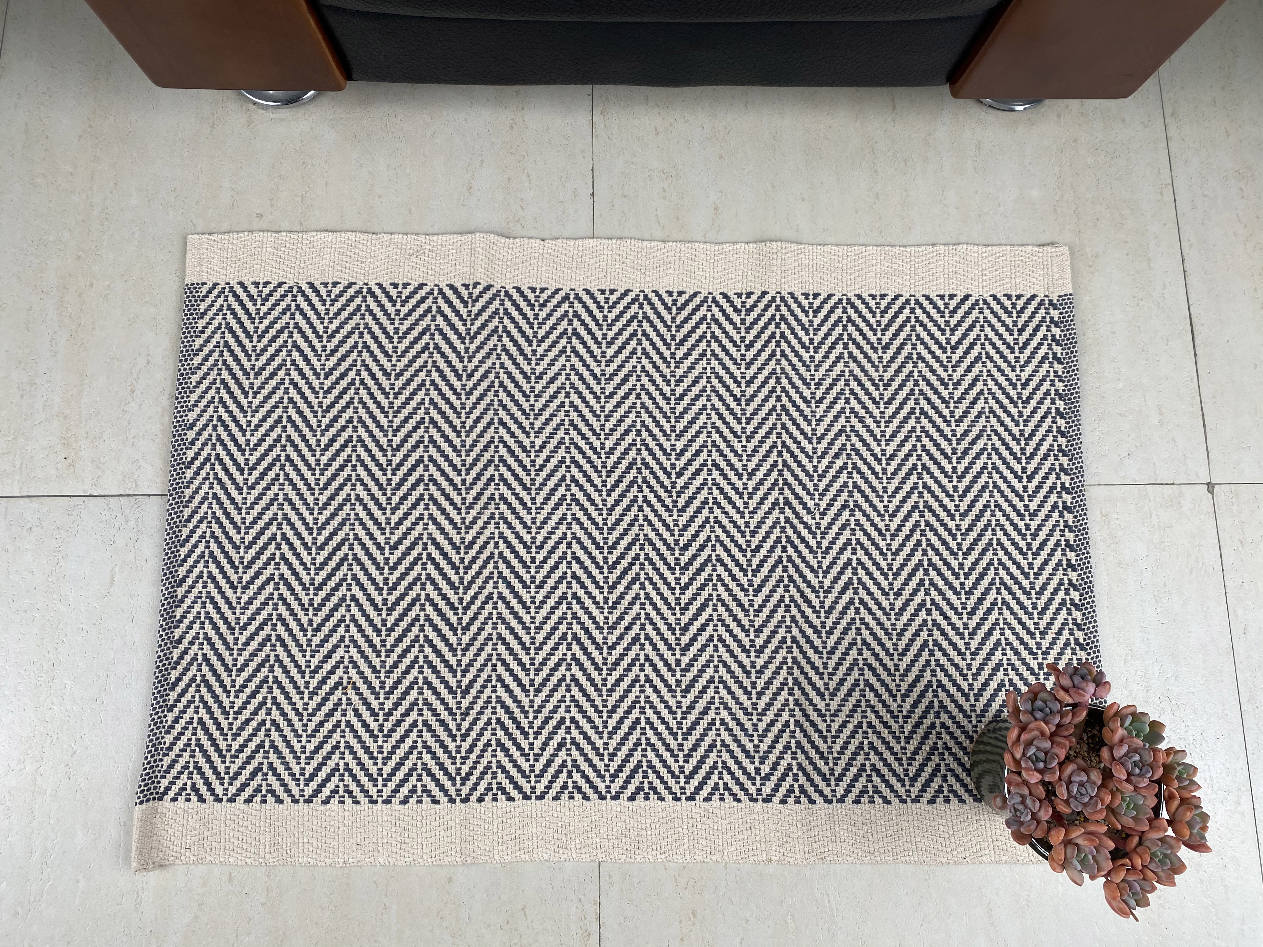Customizable Hand-Knit Cotton Floor Mats High Quality & Durable for Home Decor