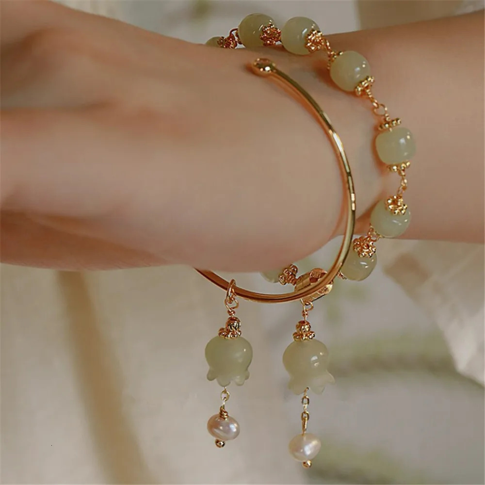 Natural an Jade Womens Bracelet Girl Bell Flower Charm Bracelet China Romantic Exquisite Womens Jewelry Gift Direct Shipment 250102