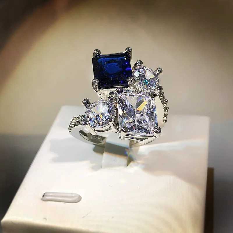925 Silver Luxury High Caon Diamond Flower Cut Proposal Ring Female Square Dark Blue Zircon Party Birtay Jewelry GiftXJ250514