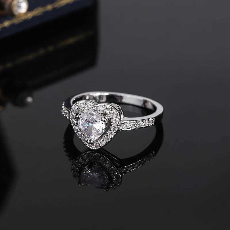 925 Silver Plated Ring for Women Classic Zircon Ring Fashion Silver Jewelry Anniversary Gift Engagement RingXJ250514