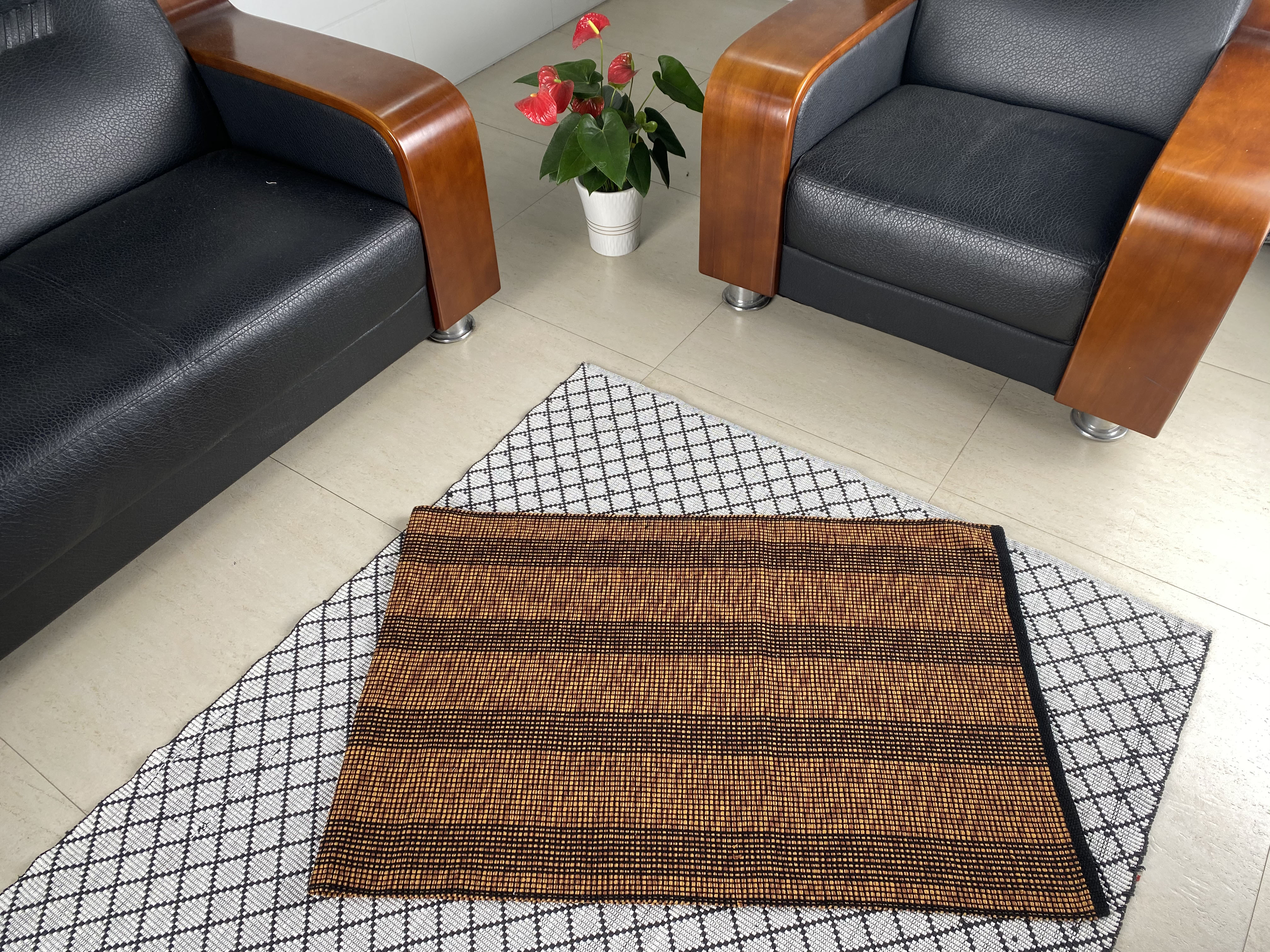 Premium Handmade Cotton Carpets Robust Build and Hygienic Finish for Contemporary Homes