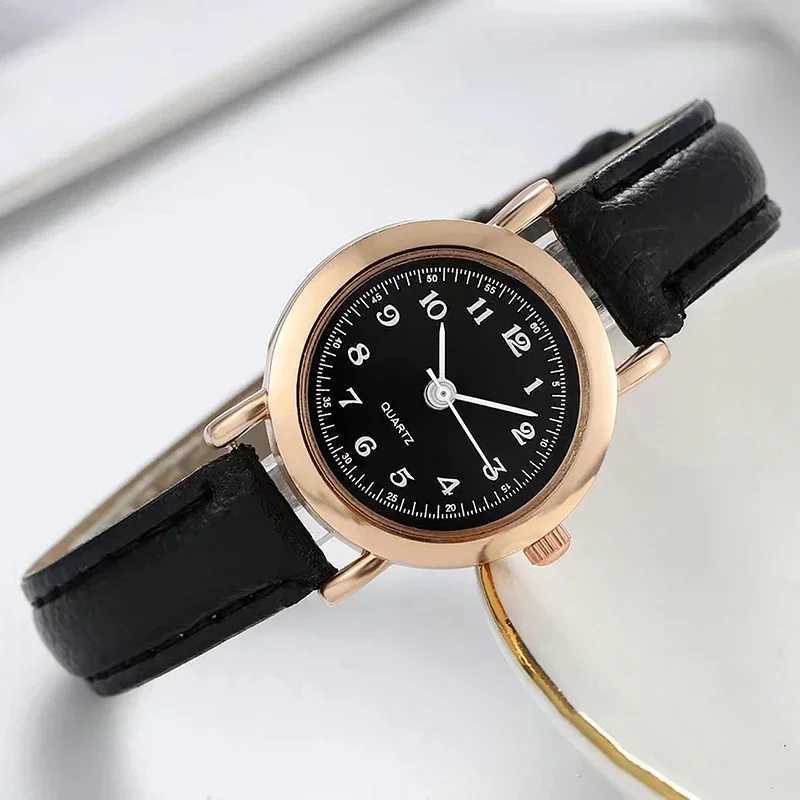Exquisite Little Ladies Dr Retro Leather Womens Watch Brand Womens Fashion Mini Design Couple Watch W250104