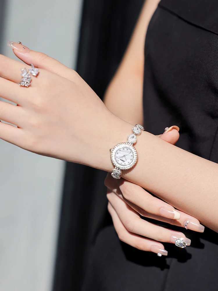 Sotoiru high-end luxury womens fashion quartz wrist full zirconia La waterproof Dr female gift W250104