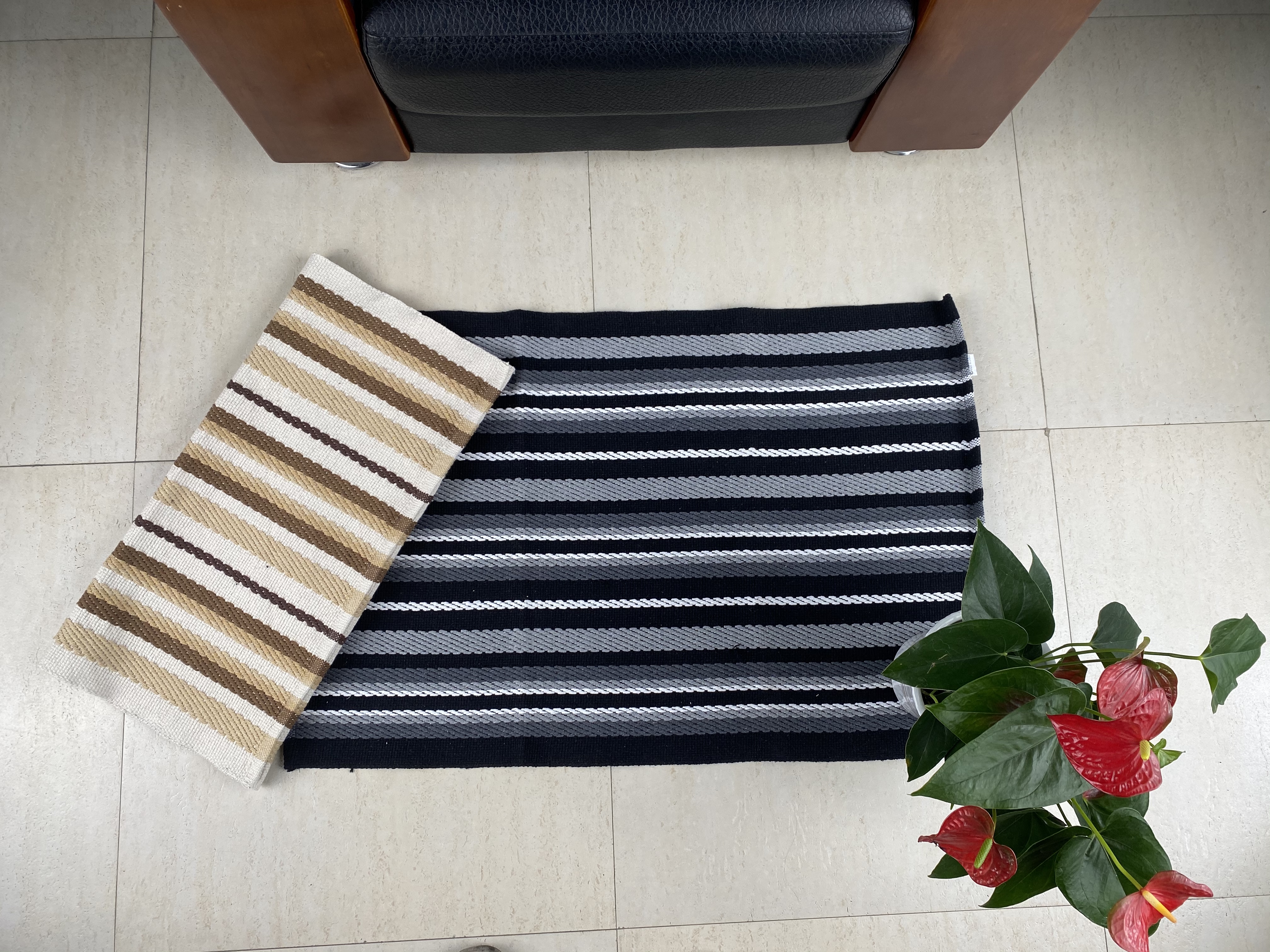 Elegant Durable Cotton Rugs with Multiple Colors for Living Rooms