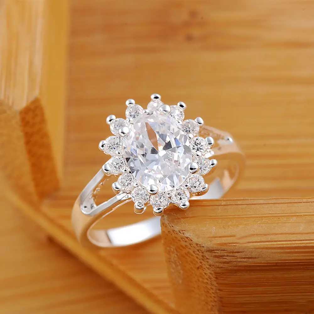 Popular brands 925 Sterling Silver crystal flower moissanite diamond Rings For Women Fashion Wedding Party Gifts JewelryXJ250104
