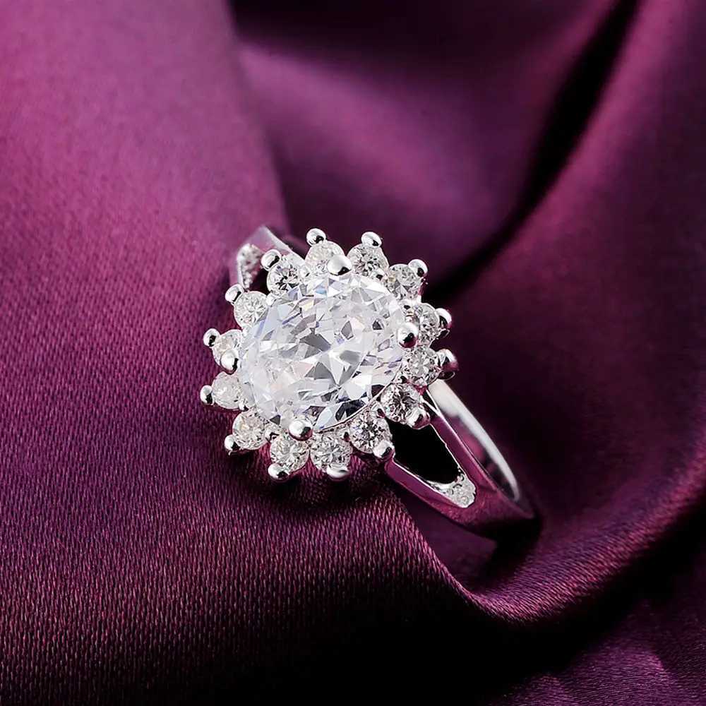 Popular brands 925 Sterling Silver crystal flower moissanite diamond Rings For Women Fashion Wedding Party Gifts JewelryXJ250104