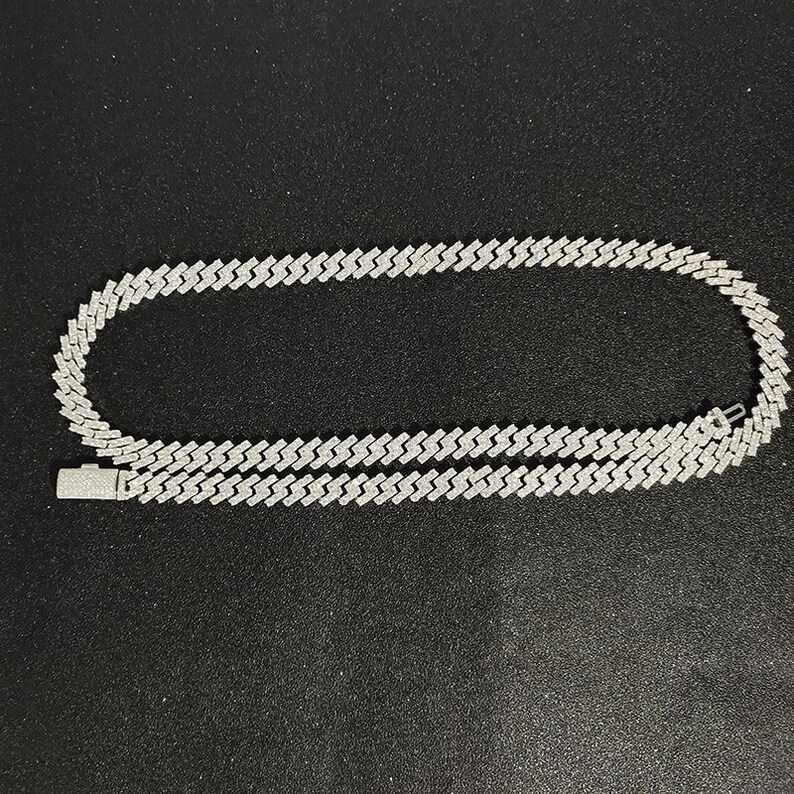 Customizable Iced Out Moissanite Diamond Cuban Link Chain 925 Sterling Silver Hiphop 12mm Moissanite Cuban Chain