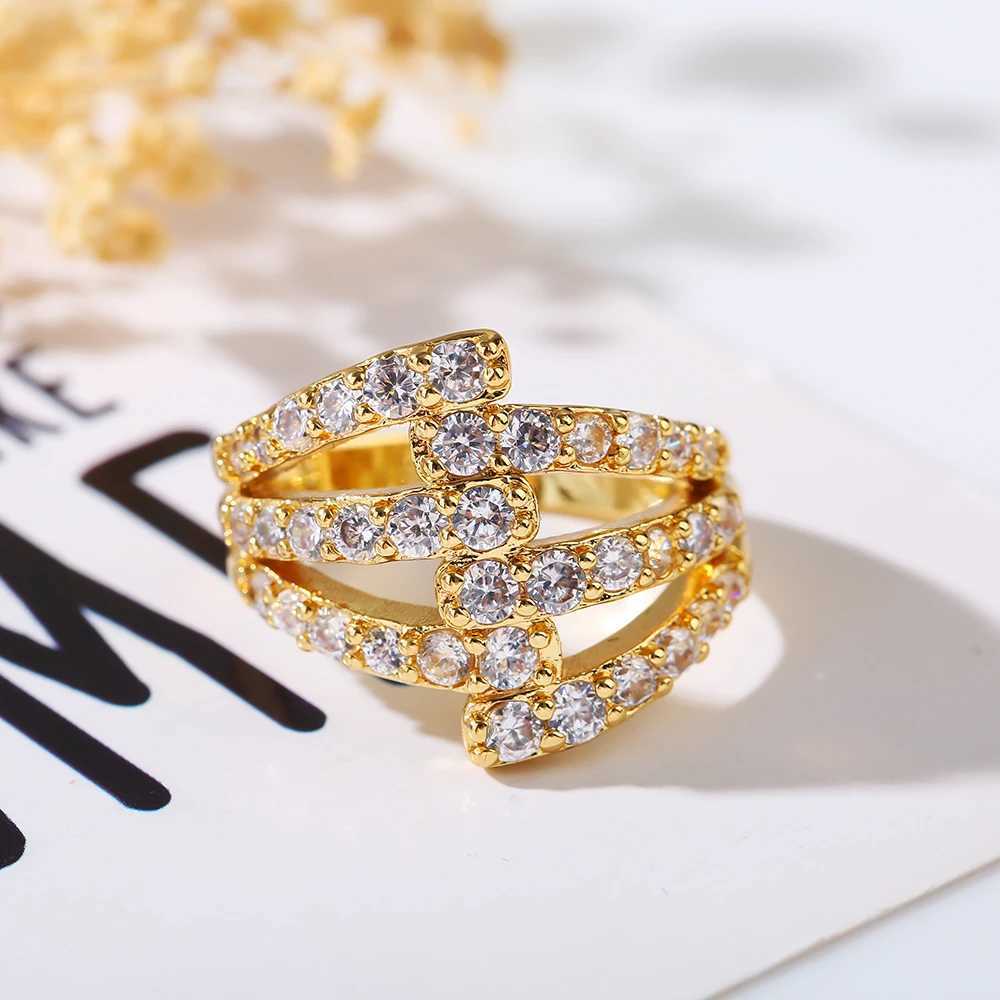 StyIe Temperament Three Iayer FuII Diamond PIating Micro InIay Design Advanced IrreguIar Fashion Iadies High QuaIity RingXJ250104