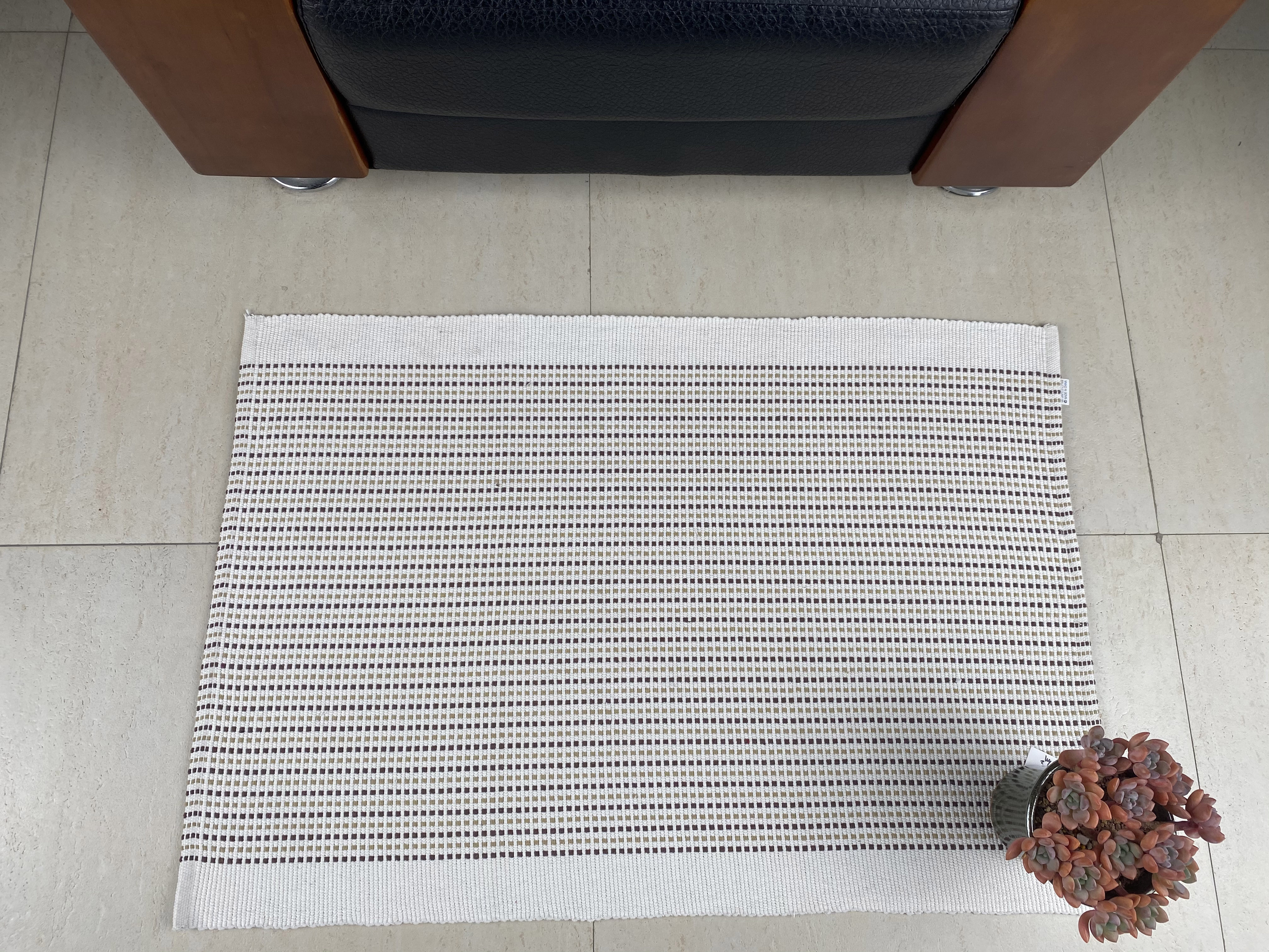 Durable Handcrafted Multicolored Cotton Rug - Elegant Living Room Accent