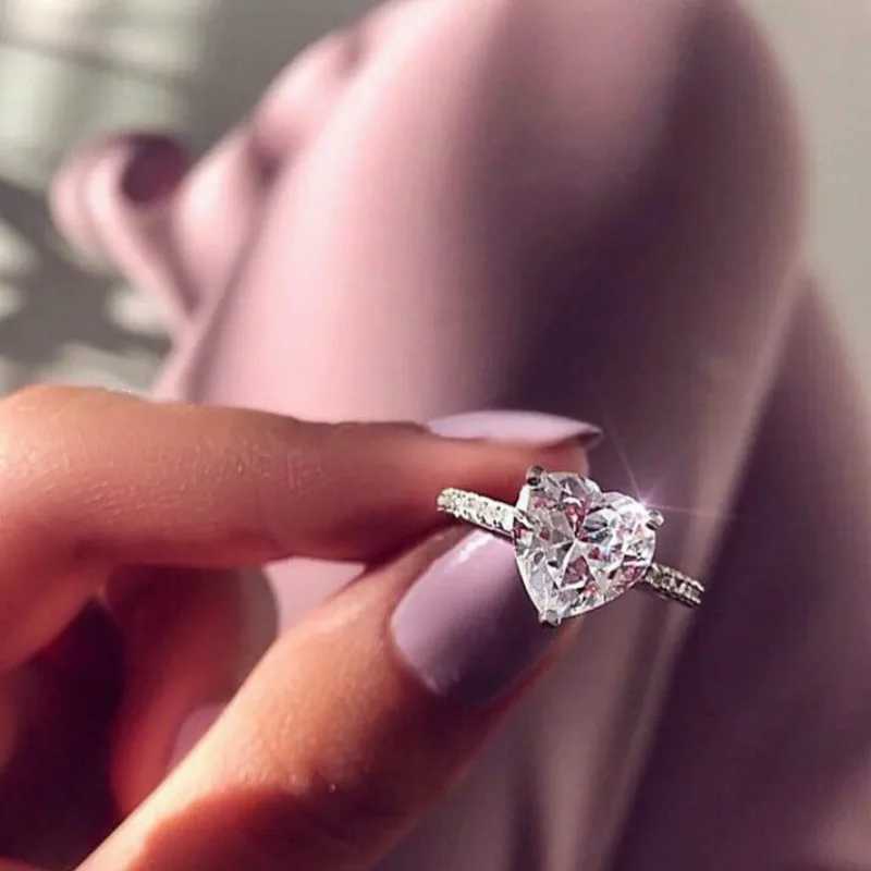New shiny white zircon 925 printed heart-shaped diamond ring ladies jewelry brides wedding ring jewelry Valentines Day giftXJ250412