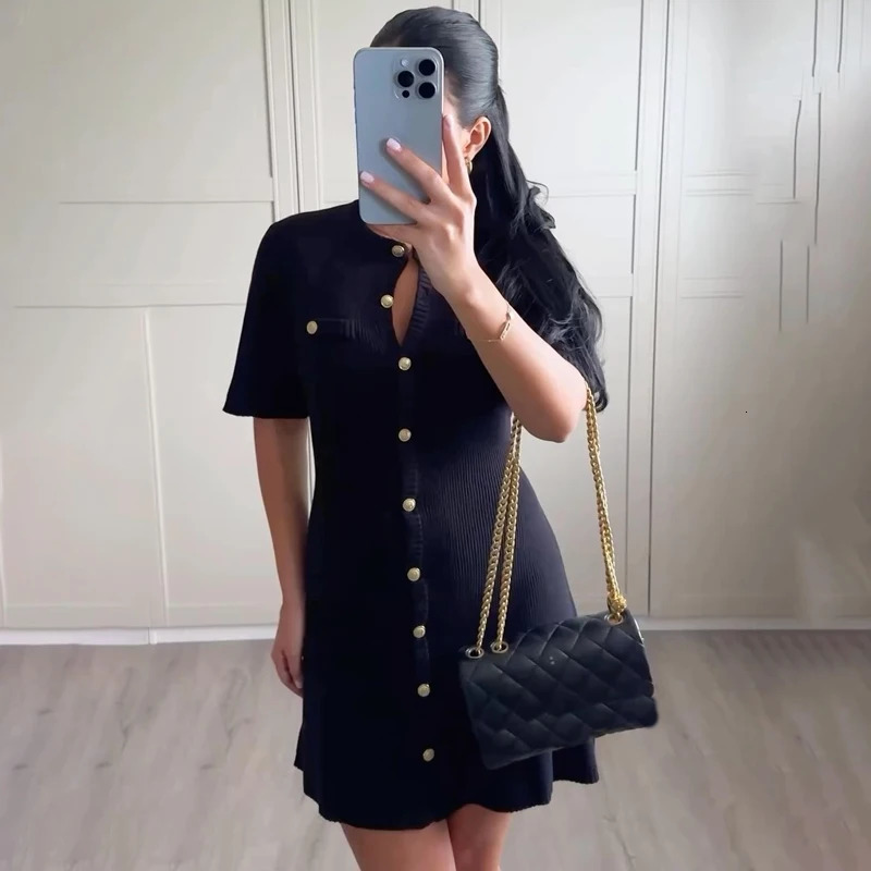Elegant White Knitted Mini Dress Women Sexy Slim Fit Ribbed Knit Dress Metal Button Short Sleeve Holiday Party Mini Dress 250102