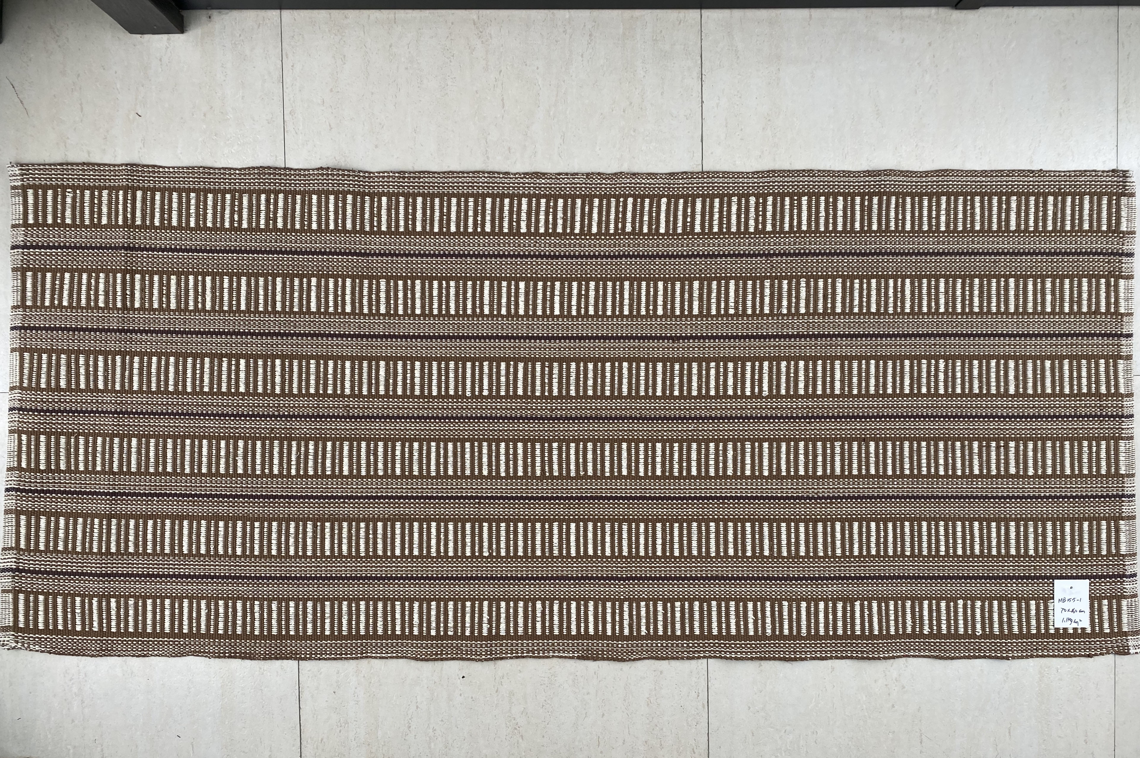 Sophisticated Hand-Made Cotton Rugs - Combining Comfort with Style