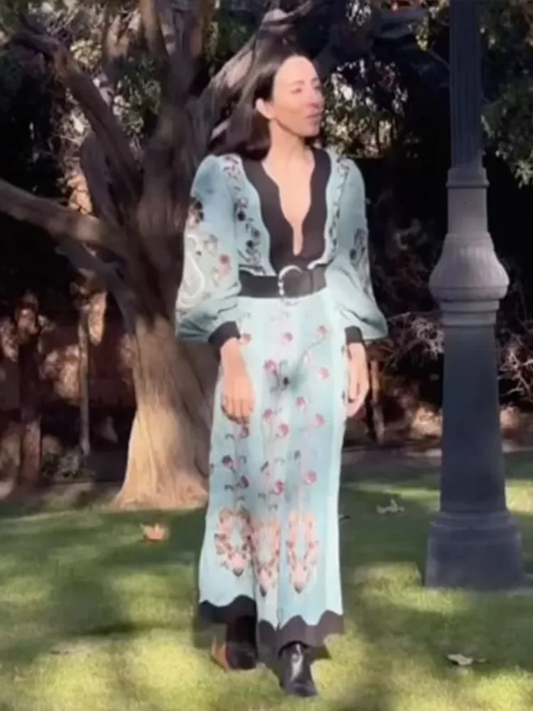 Elegant long lantern sleeves floral long dress with fashionable patchwork work print womens Maxi dress 2025 womens beach party in Vestidas 250103