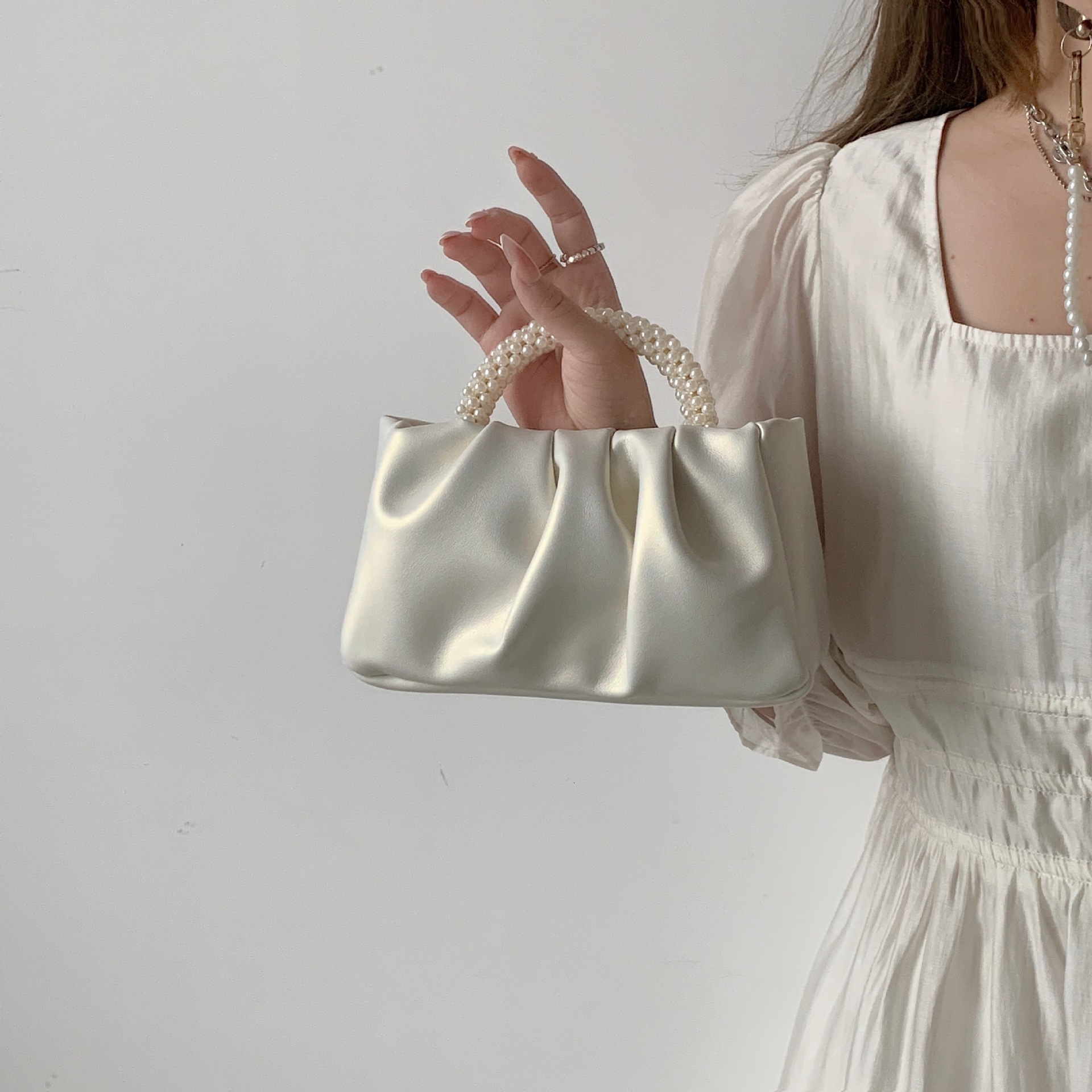 New Sweet Girl Cute Pearl Handbag, Women's Single Shoulder Versatile Phone Small Bag, Wrinkled Crossbody Cloud Bag