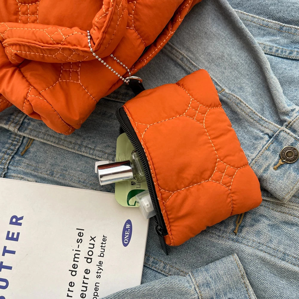 Women Puffy Padded Purse Lightweight Cloud Totebag Large Capacity With A Small Hanging Bag 250103