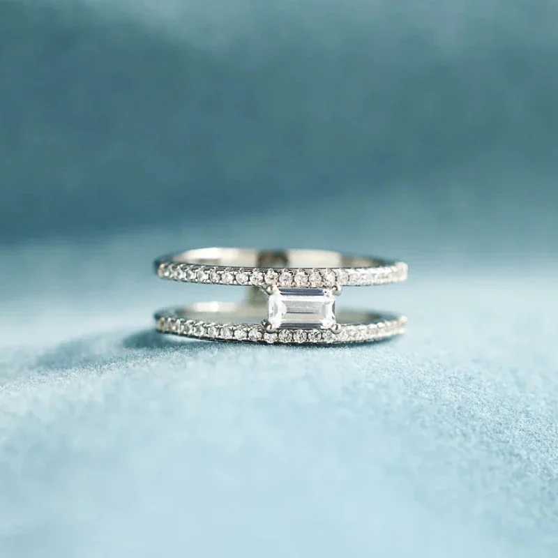Huitan Double Layer Design Women Rings Inlaid Geometric Cubic Zirconia Simple Stylish Female Finger-rings Luxury Tren JewelryXJ250104
