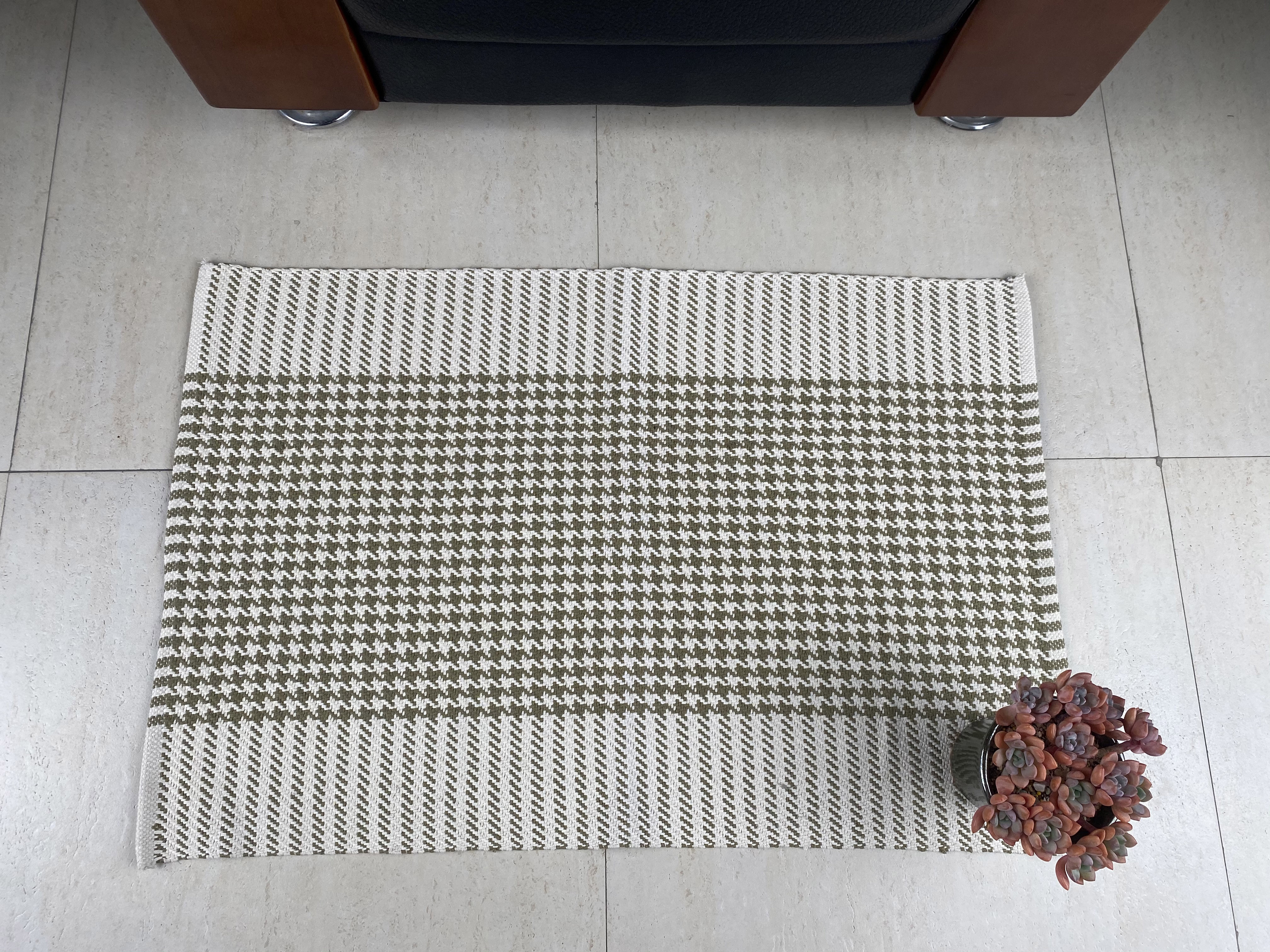 Elegant Handcrafted Cotton Floor Mat - Colorful Design & Sturdy Build