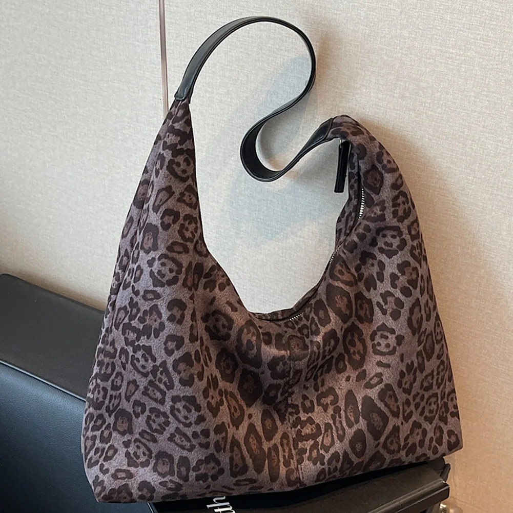 Women Leopard Shoulder Bag Large Capacity Suede Cheetah Printed Tote Handbag Vintage Shoulder Bag Female Commute Bag 250103