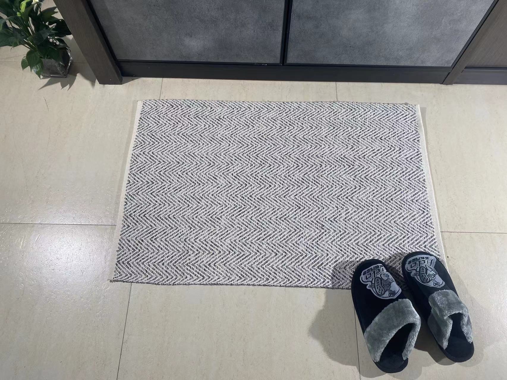 Elegant Customizeable Knit Cotton Carpets - Premium Comfort with Stylish Home Accents