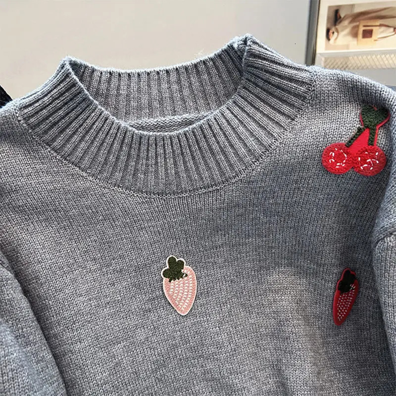 Women Clothing Embroidered O-neck Sweater Women Autumn Winter Fleece Warm Slim Top Tee All-match Printing Long Sleeve Tops 241223