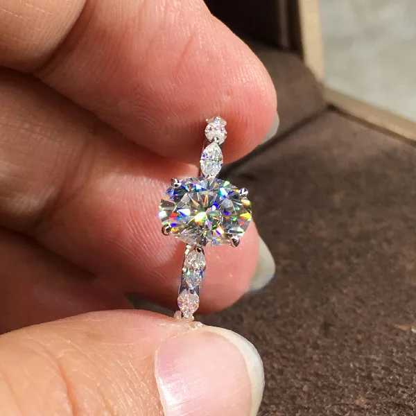Exquisite Cri Moissanite Gemstone Ring Female Jewelry Gift Engagement Ring Six Prong Set Is More Shiny Than Diamond GiftXJ250514