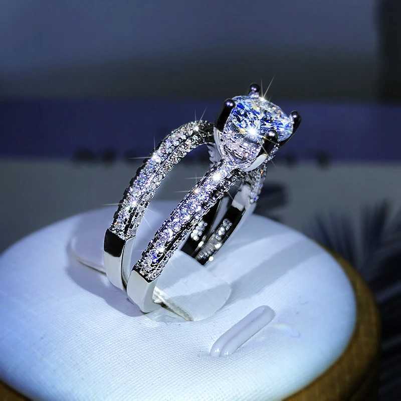 Luxury 925 Silver White -Cl Cubic Zirconia Women Engagement Rings Graceful Proposal Rings r Brilliant Statement JewelrXJ250104