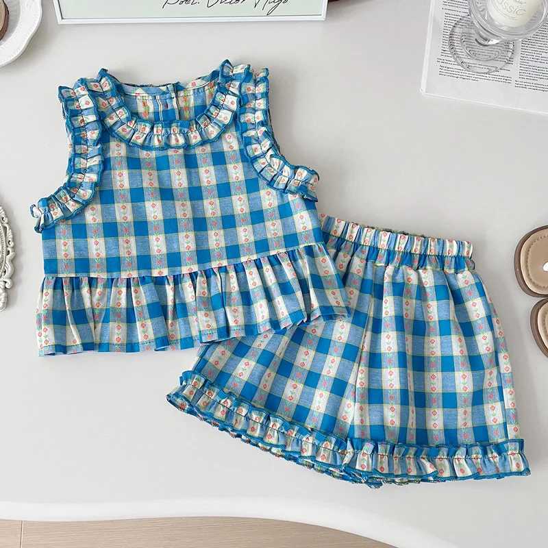 Childrens clothing set with blue checkered printed sleeveless top wide leg pants and shorts 3-piece set for girls childrens clothingXJ250410