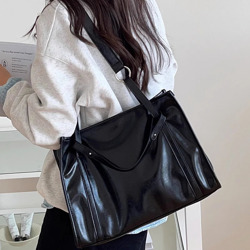 Simple Vintage Tote Bags High-capacity All Match Square Shoulder Underarm Bag Fashion Grunge Y2K Womens Handbags 250102