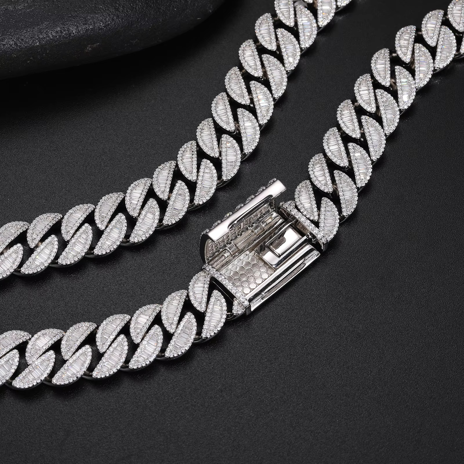 New Style Hip Hop Mens Jewelry 15mm Sterg Sier VVS Baguette Moissanite Dia Iced Out Cuban k Chain Necklace
