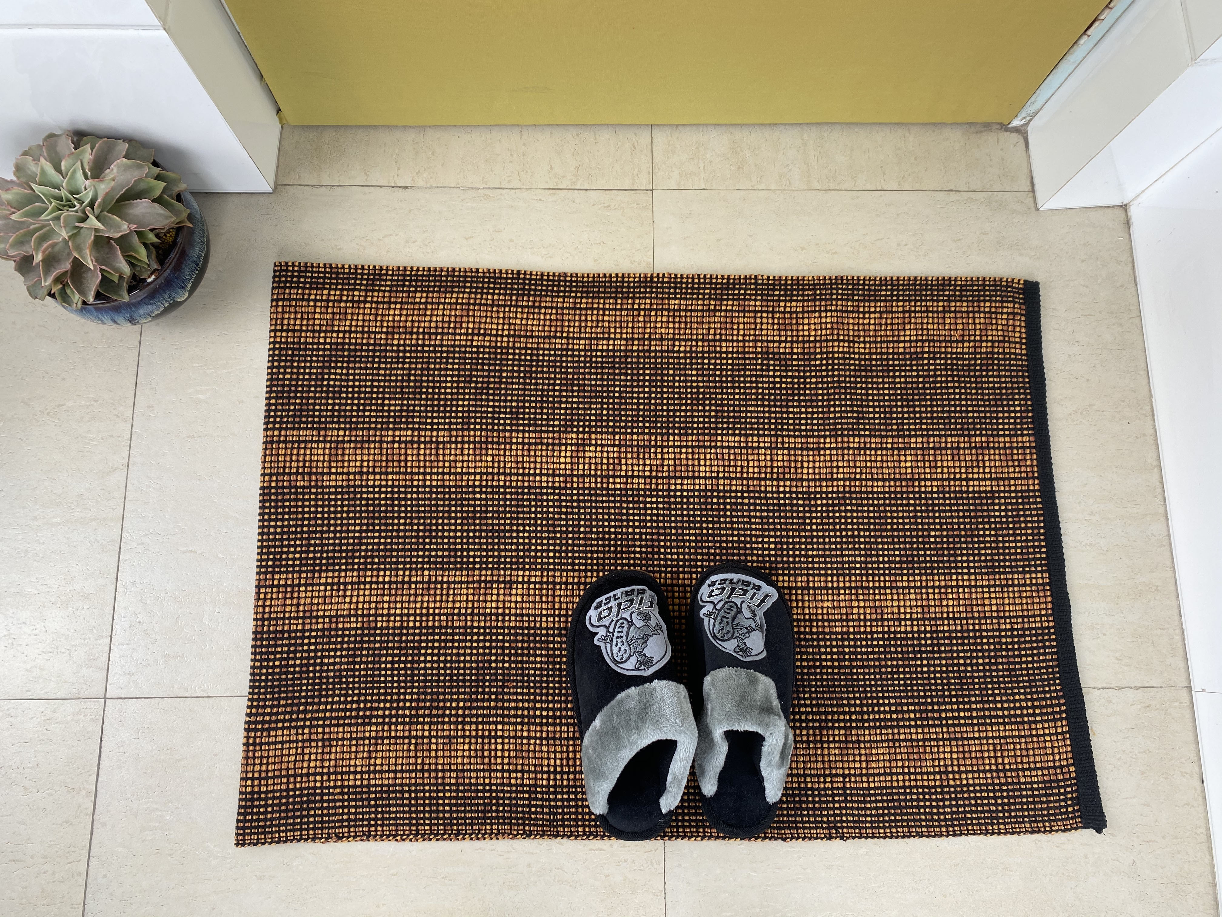 Premium Handmade Cotton Carpets Robust Build and Hygienic Finish for Contemporary Homes