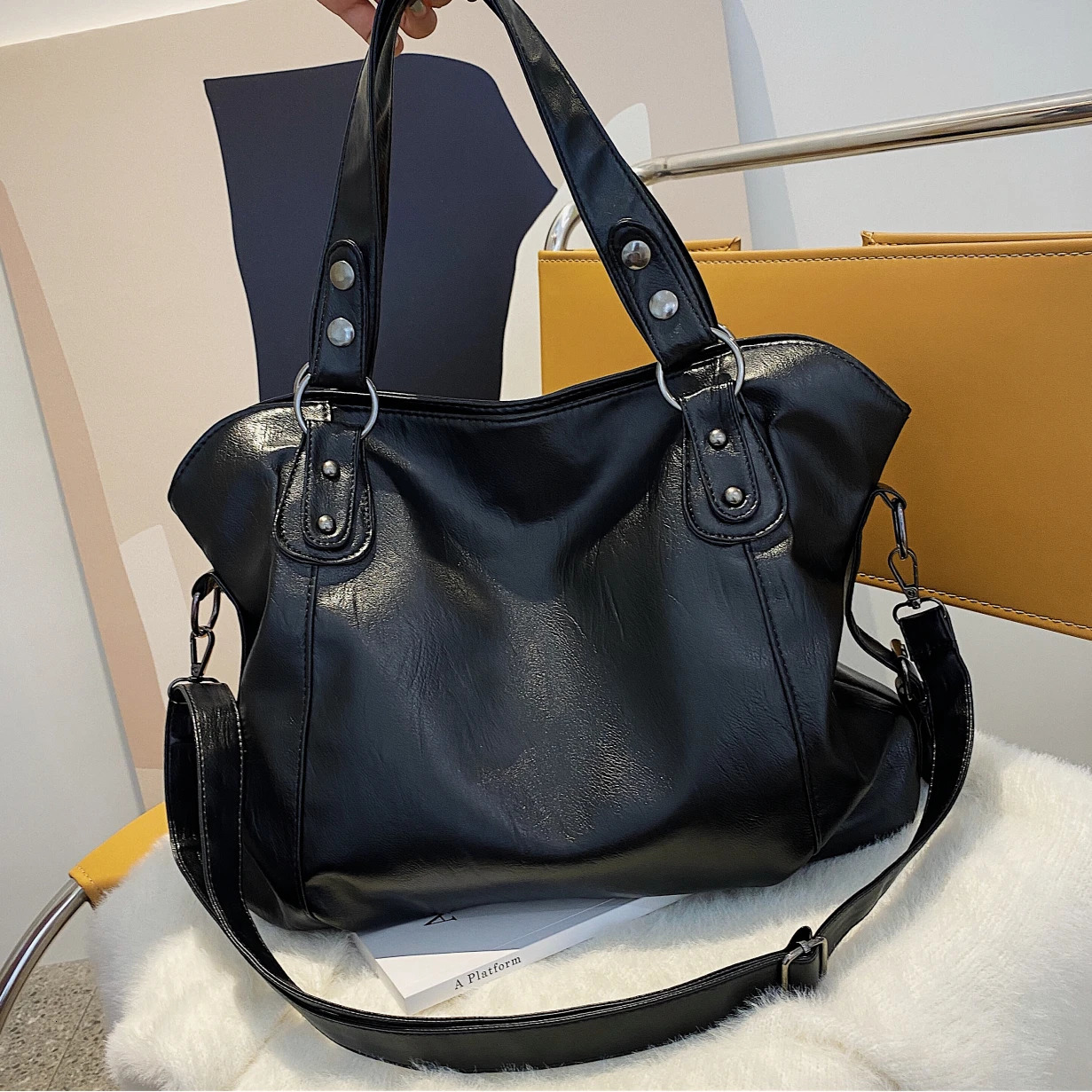 LEFTSIDE large Black Shoulder Bags for Women Large Capacity Shopping Bag Solid Color Zipper Leather Bag Lady Travel Tote Handbag 250102