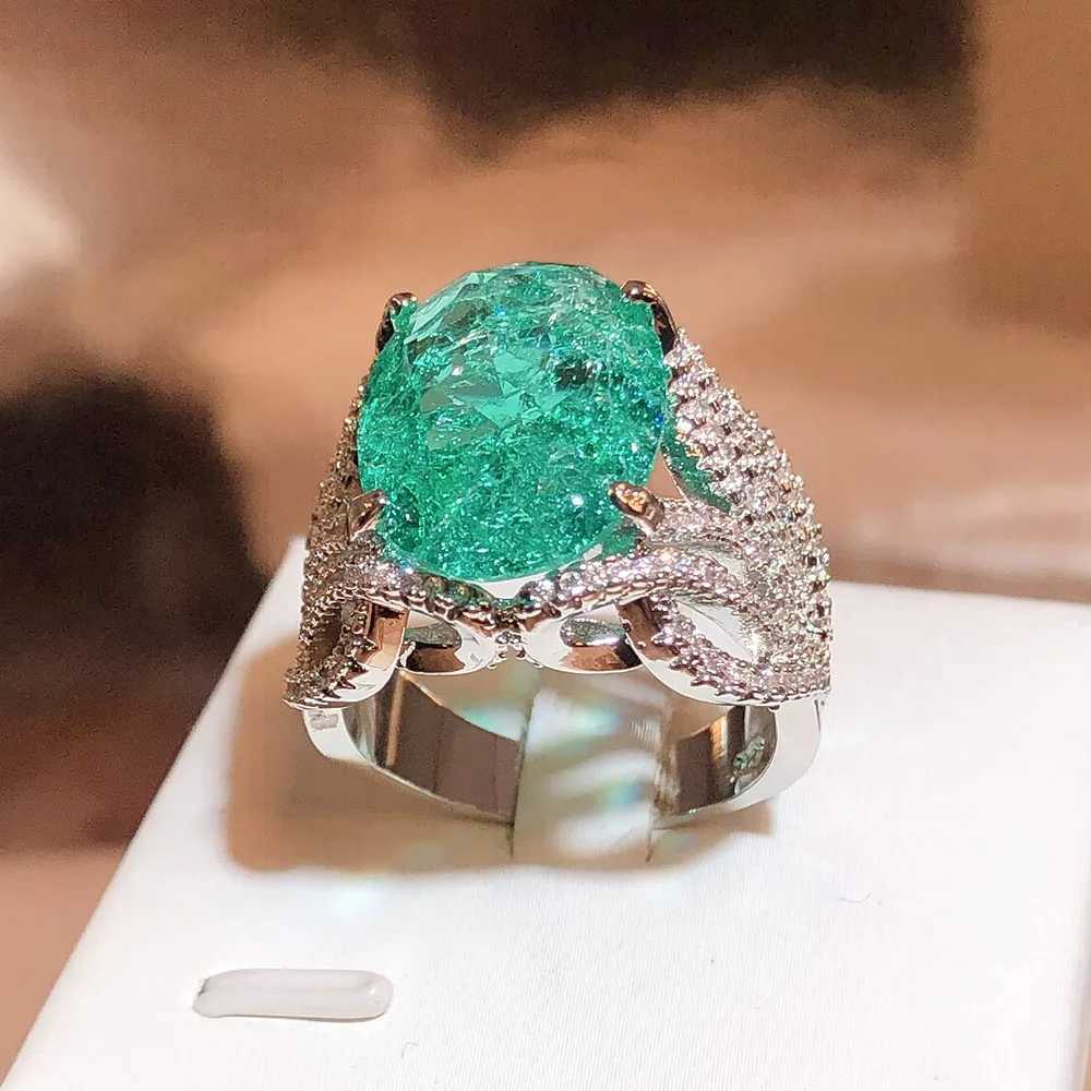 925 Silver Plated Fashionable Blue Green Moissanite Ring Fire Sparkling Luxury Ring Female Party Birtay Jewelry GiftXJ250104
