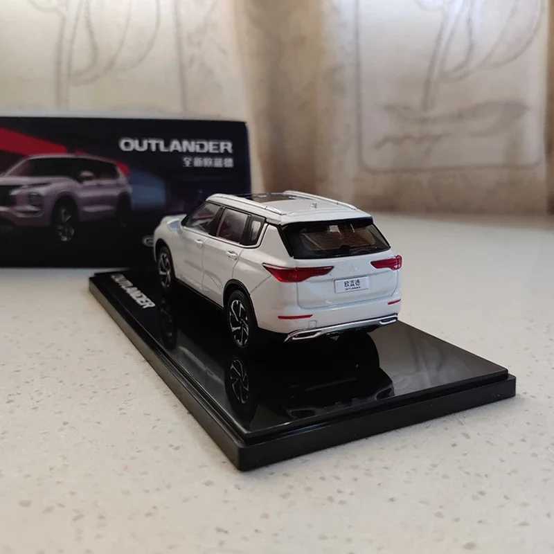 Diecast Model Cars Diecast 1 43 OUTLANDER SUV 2023 Simulation Alloy Model Car Toy Collectible Ornament Gifts CL250104
