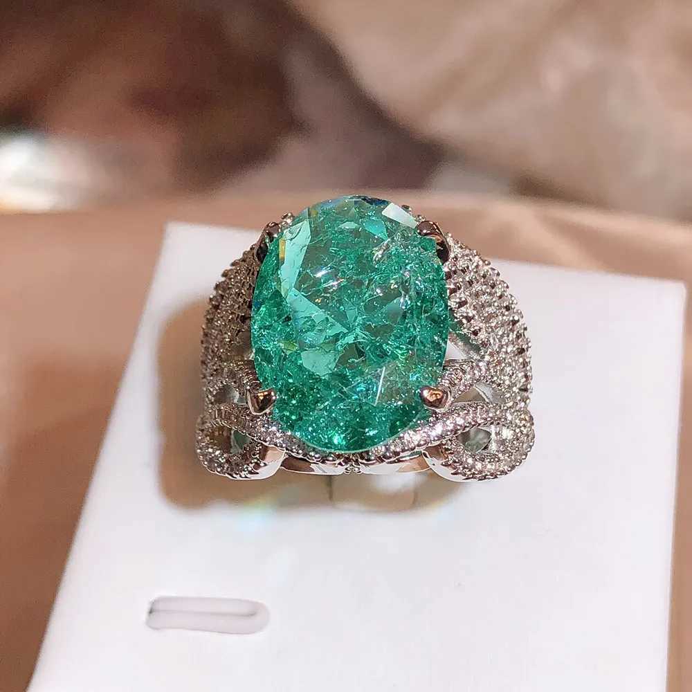925 Silver Plated Fashionable Blue Green Moissanite Ring Fire Sparkling Luxury Ring Female Party Birtay Jewelry GiftXJ250104