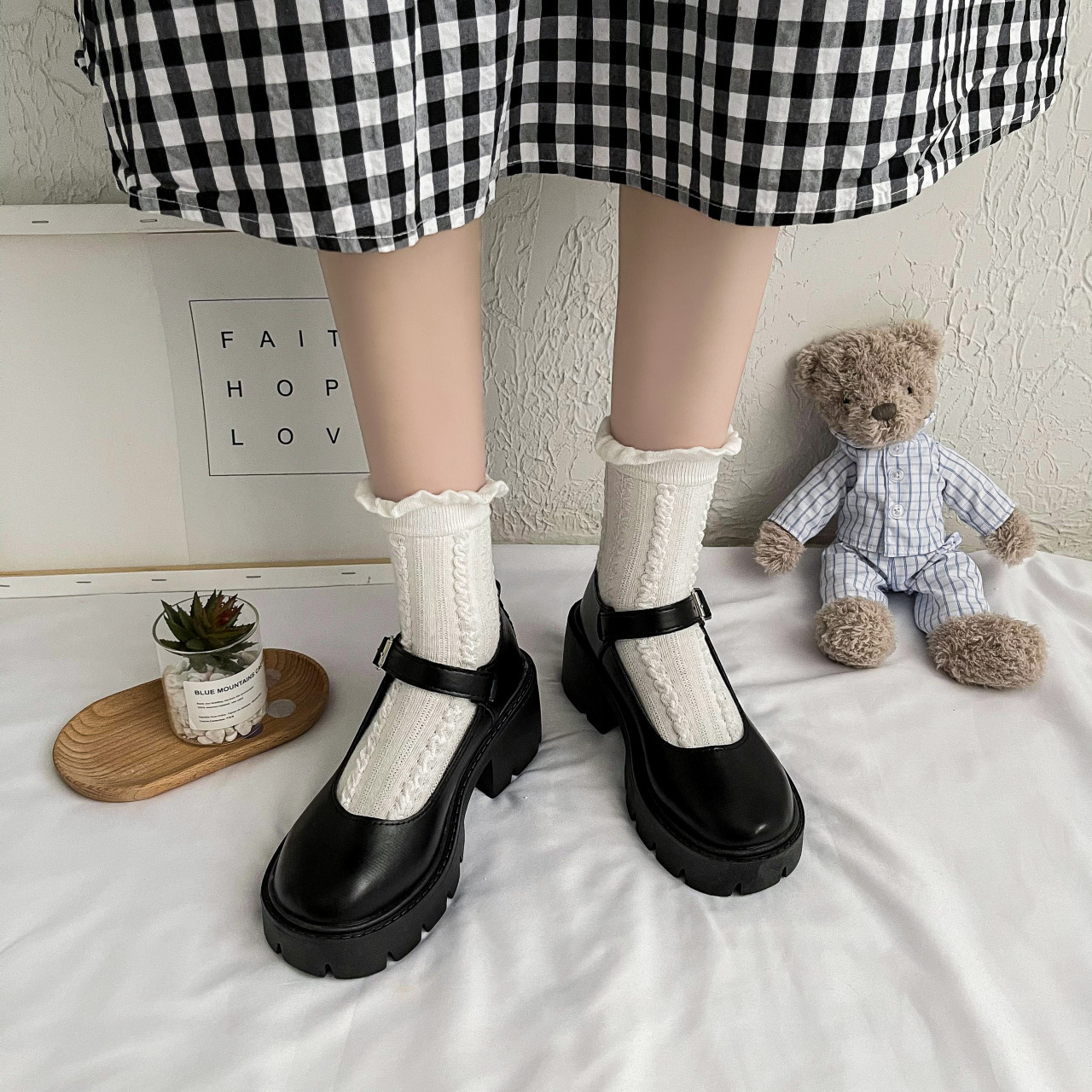 Toe Ddmywed Round Thick Heel Button Casual Small Leather For Women S Summer New British Style Student Shallow Cut Low Top Single Shoes Chinese Brand F