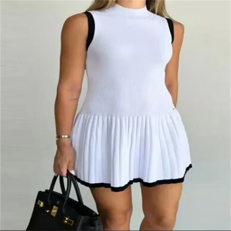 European and American style fashion contrast color round neck sleeveless knitted dress female temperament slim pleated short 250102