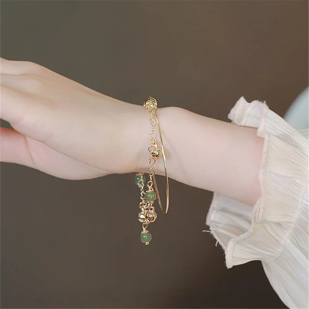 Handmade Natural Hetian Jade Pearl Bell Charm Bracelet Womens Ins Niche Double layer Stacking Wear Romantic Antique Jewelry 250102