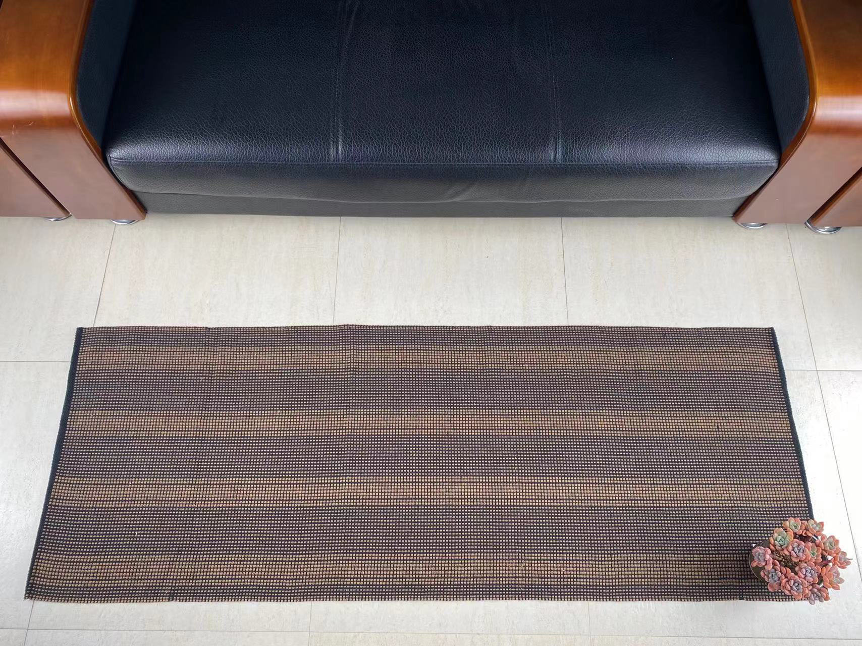 Versatile Handmade Cotton Rug High-Quality Floor Decoration Ideal for Contemporary Spaces