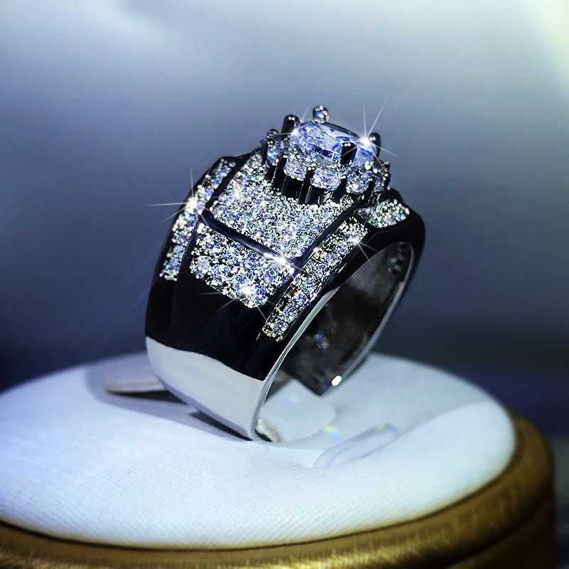 925 Sterling Silver Hot Luxury AAA White Zircon Engagement Rings For Women Men Trend Female Male Jewelry Birtay Wedding PartyXJ250514